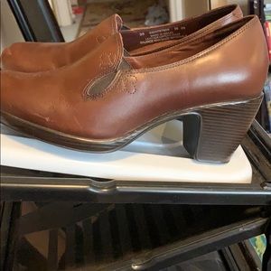 Dansko dress shoes size 39.